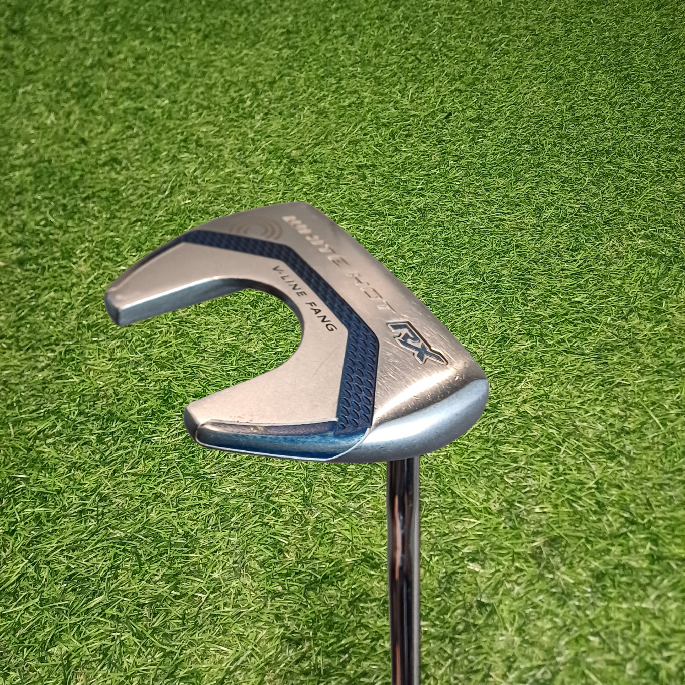 Odyssey White Hot RX V-Line Fang Putter with New SuperStroke 3.0 Grip.