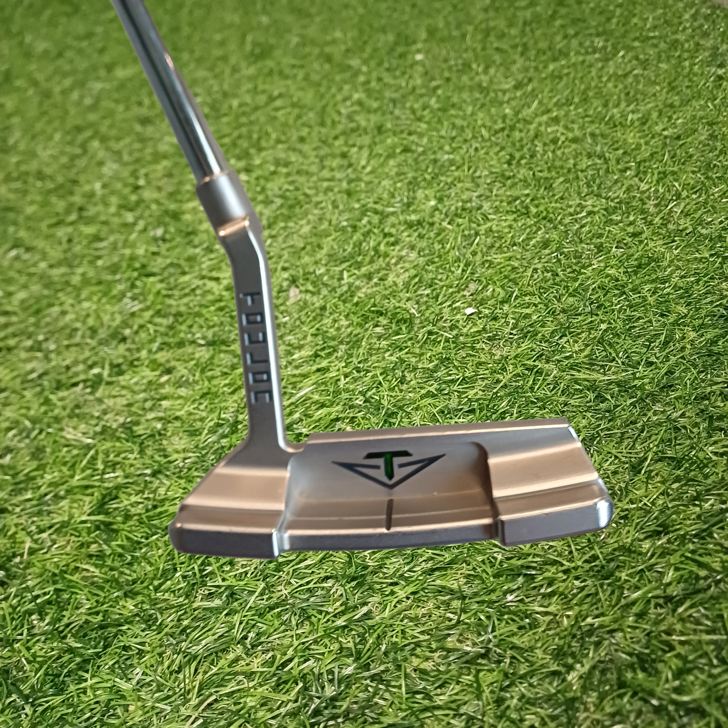 Odyssey Toulon Columbus Milled 303 SS Putter with 2.0 Mid Slim Grip