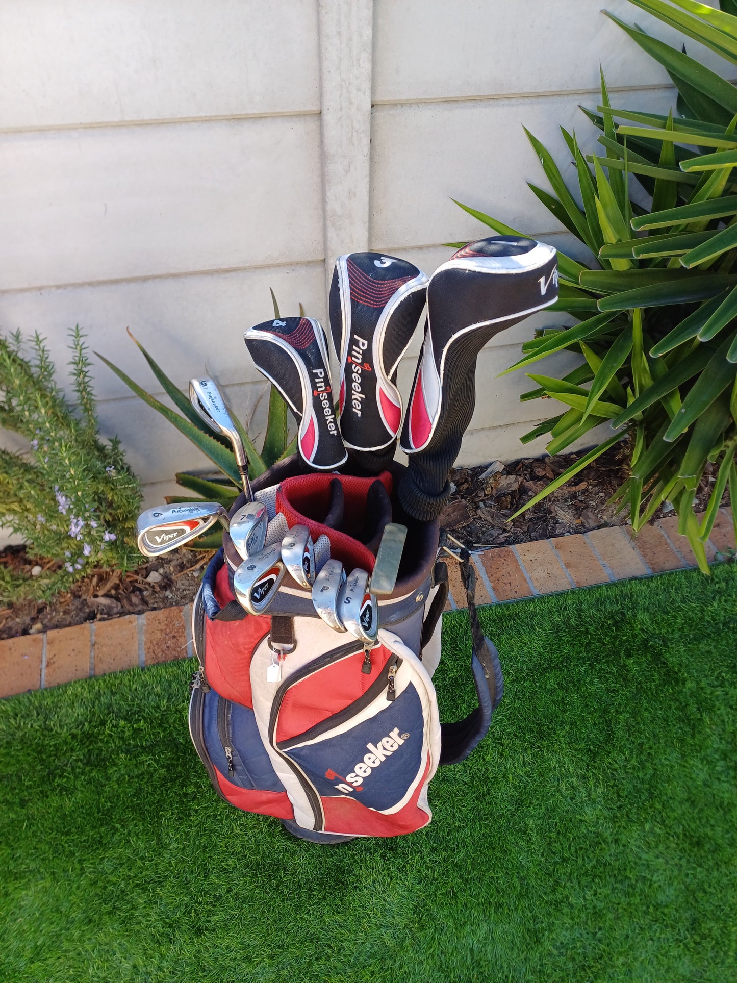 Pinseeker Viper Complete Golf Set: Precision Meets Forgiveness