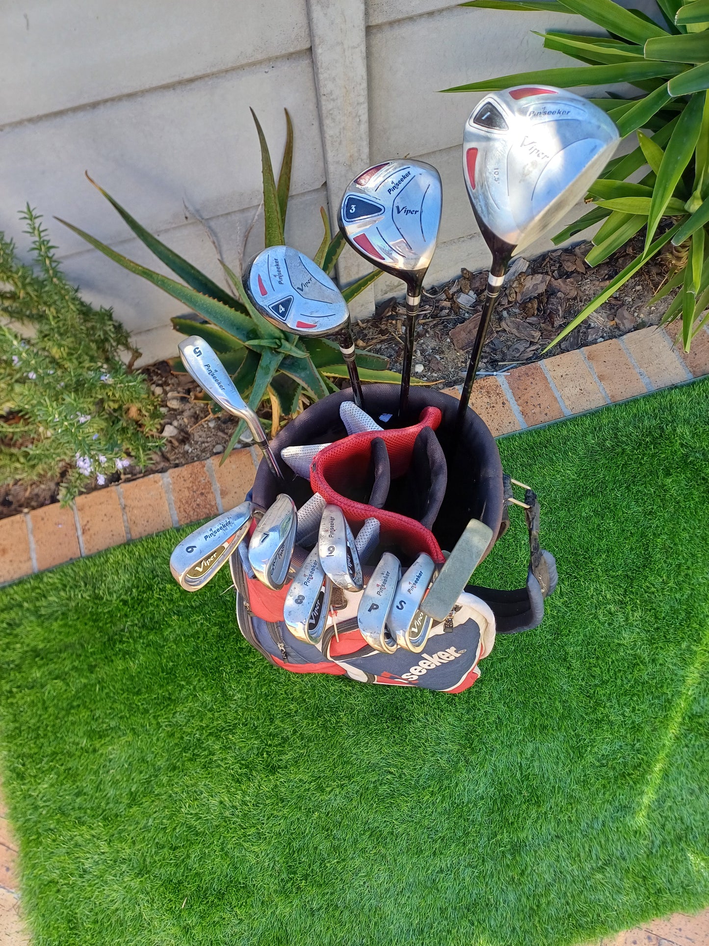 Pinseeker Viper Complete Golf Set: Precision Meets Forgiveness