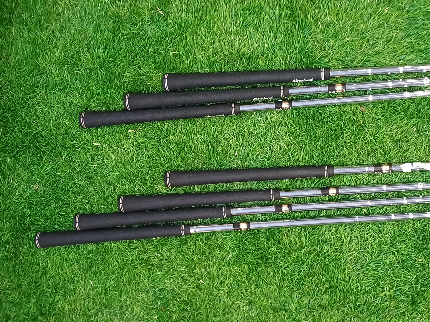 Cleveland CG16 Black Pearl Iron Set | 4-PW | Traction 85g Regular Flex