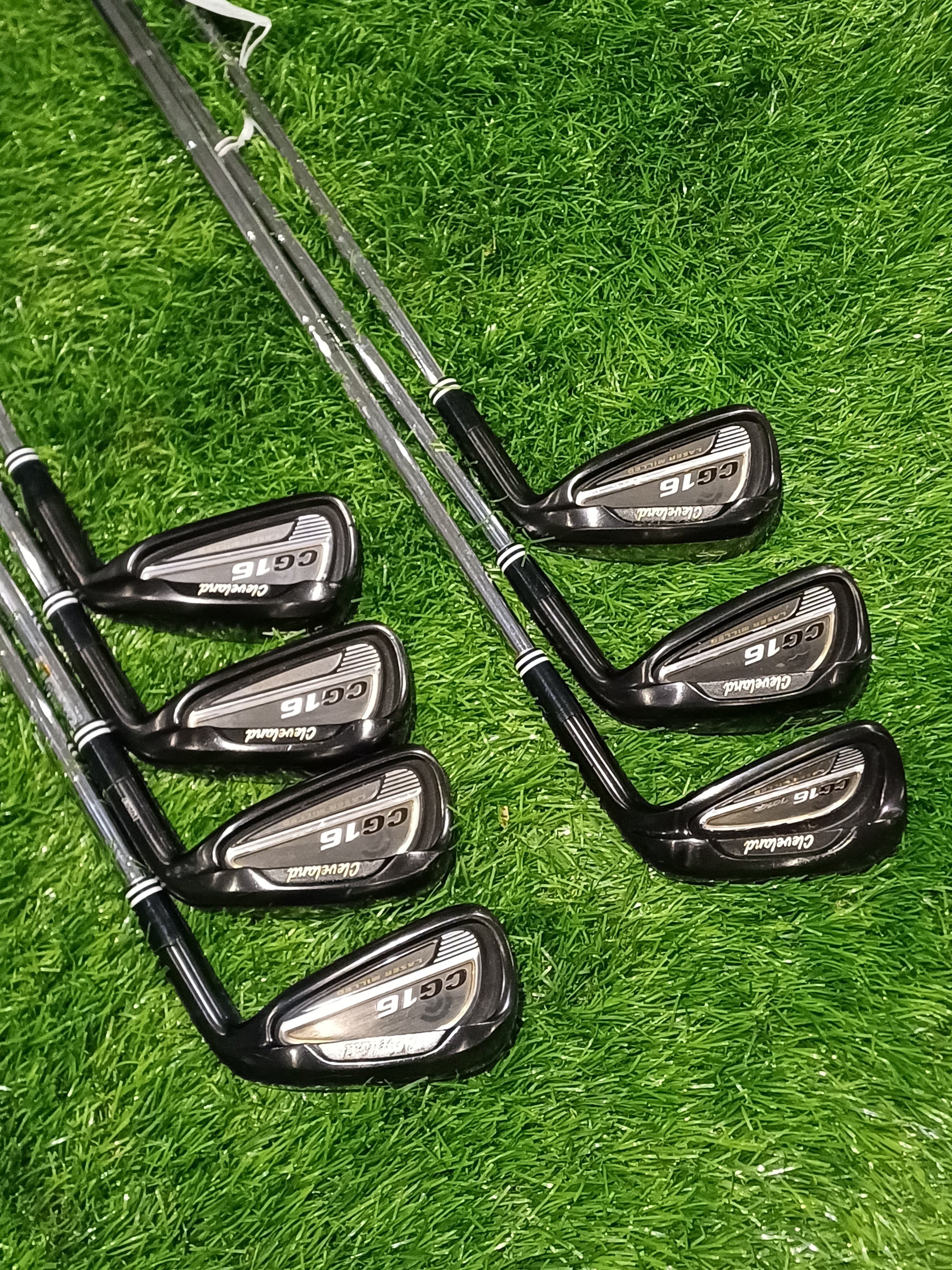 Cleveland CG16 Black Pearl Irons | Second Hand Golf Clubs South