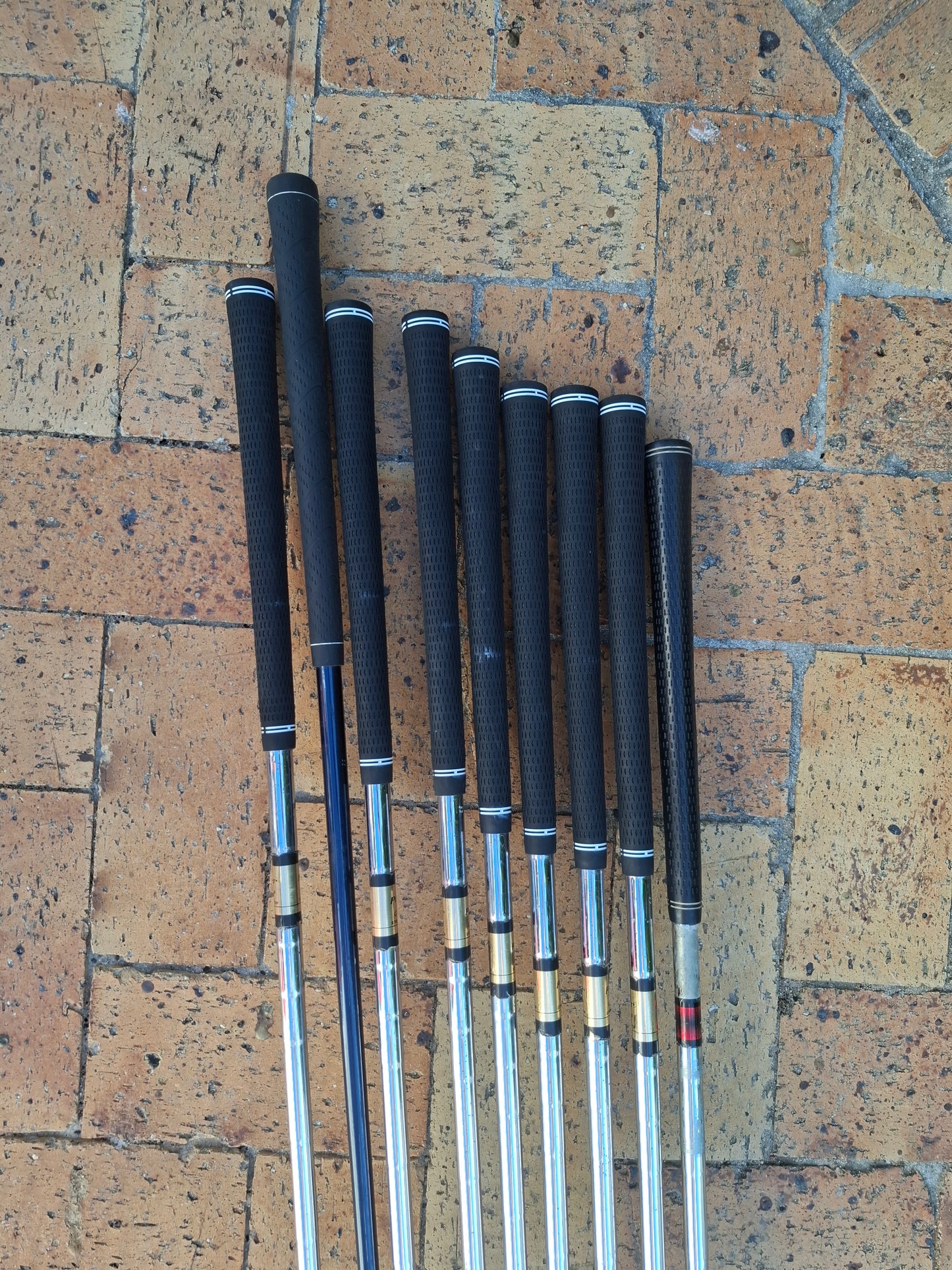 Complete Powerbilt Golf Set in Premium Cleveland Standbag