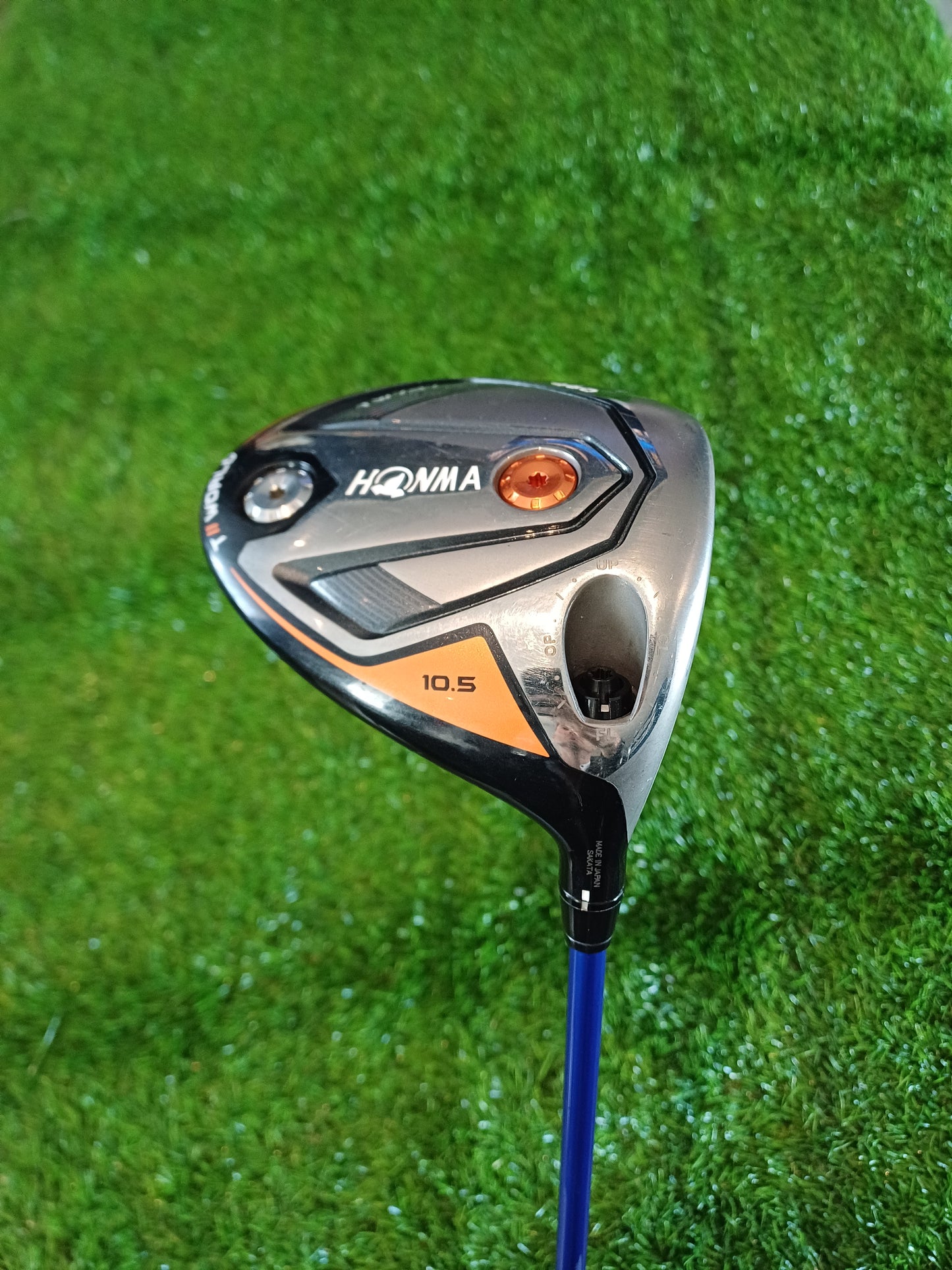 Homna TW747 10.5 degree driver with Sakata Vizard FP-6SR senior shaft no cover
