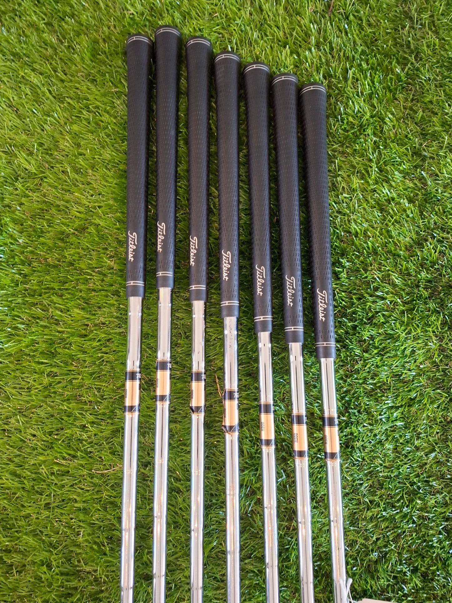 Titleist AP1 708 4i-PW with Dynamic Gold R300 Shafts