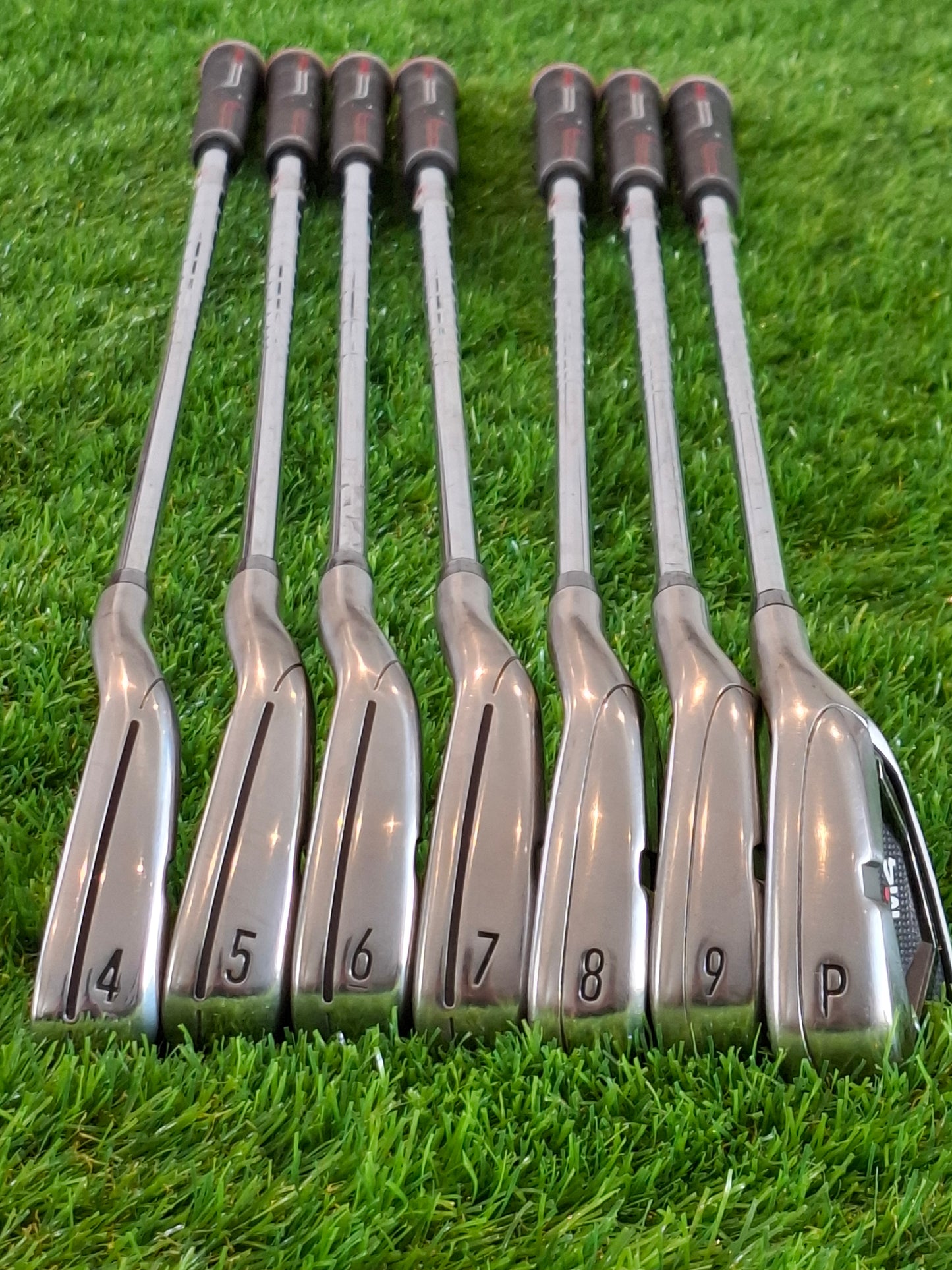 Taylormade M4 (2021) 4i-PW with KBS 85g Regular Shafts with NEW Mid Size Grips