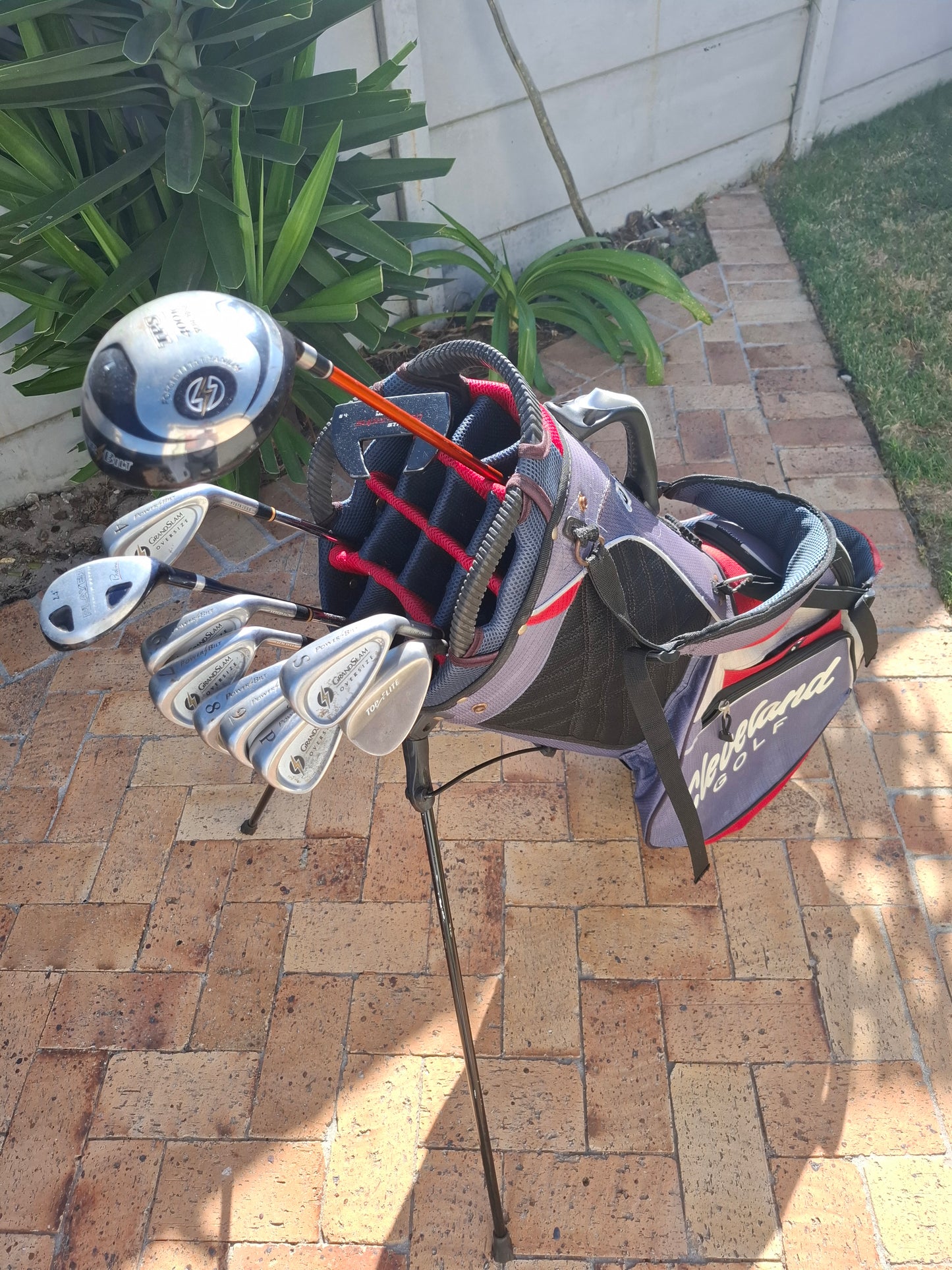 Complete Powerbilt Golf Set in Premium Cleveland Standbag