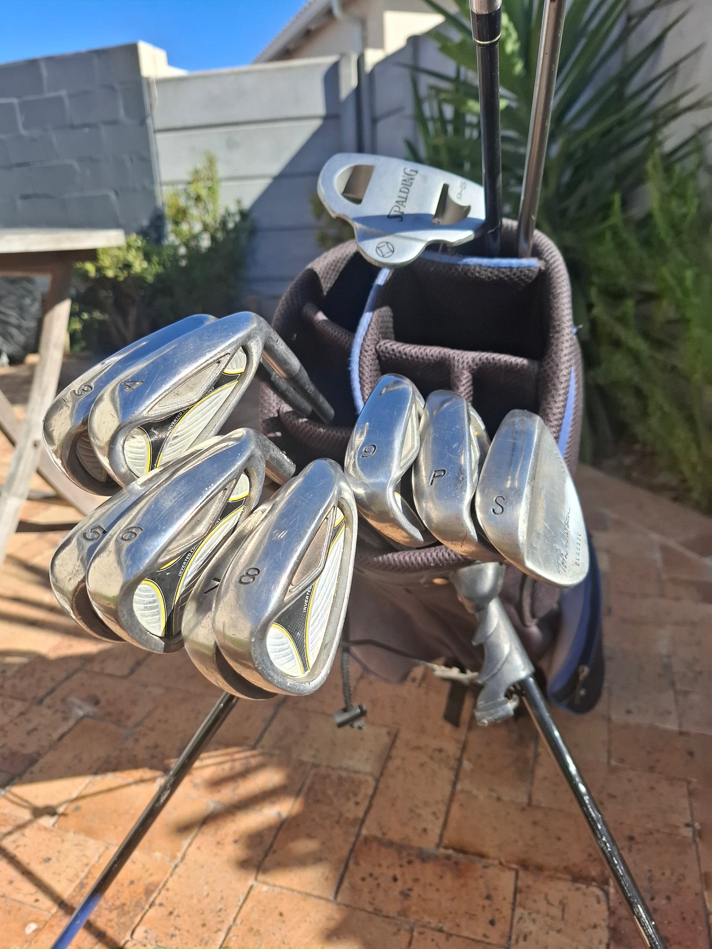 Complete Golf Set with Replica R7 Irons.