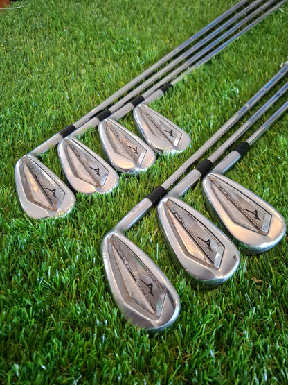 Mizuno JPX 921 Forged 4i-PW with Dynamic Gold S300 Shafts
