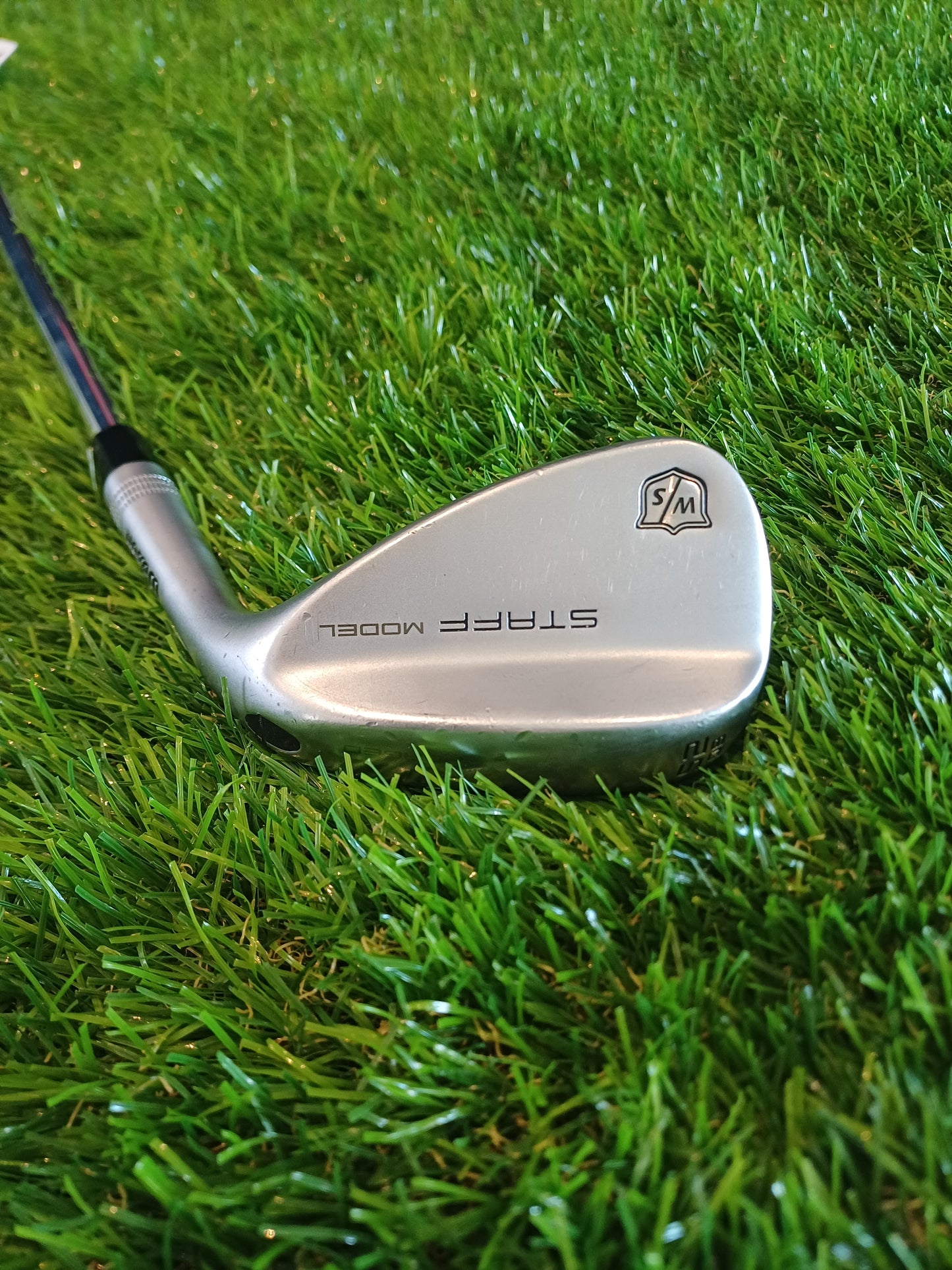 Wilson Staff Model 52° (08°) with 120g Dynamic Gold S300 Shaft