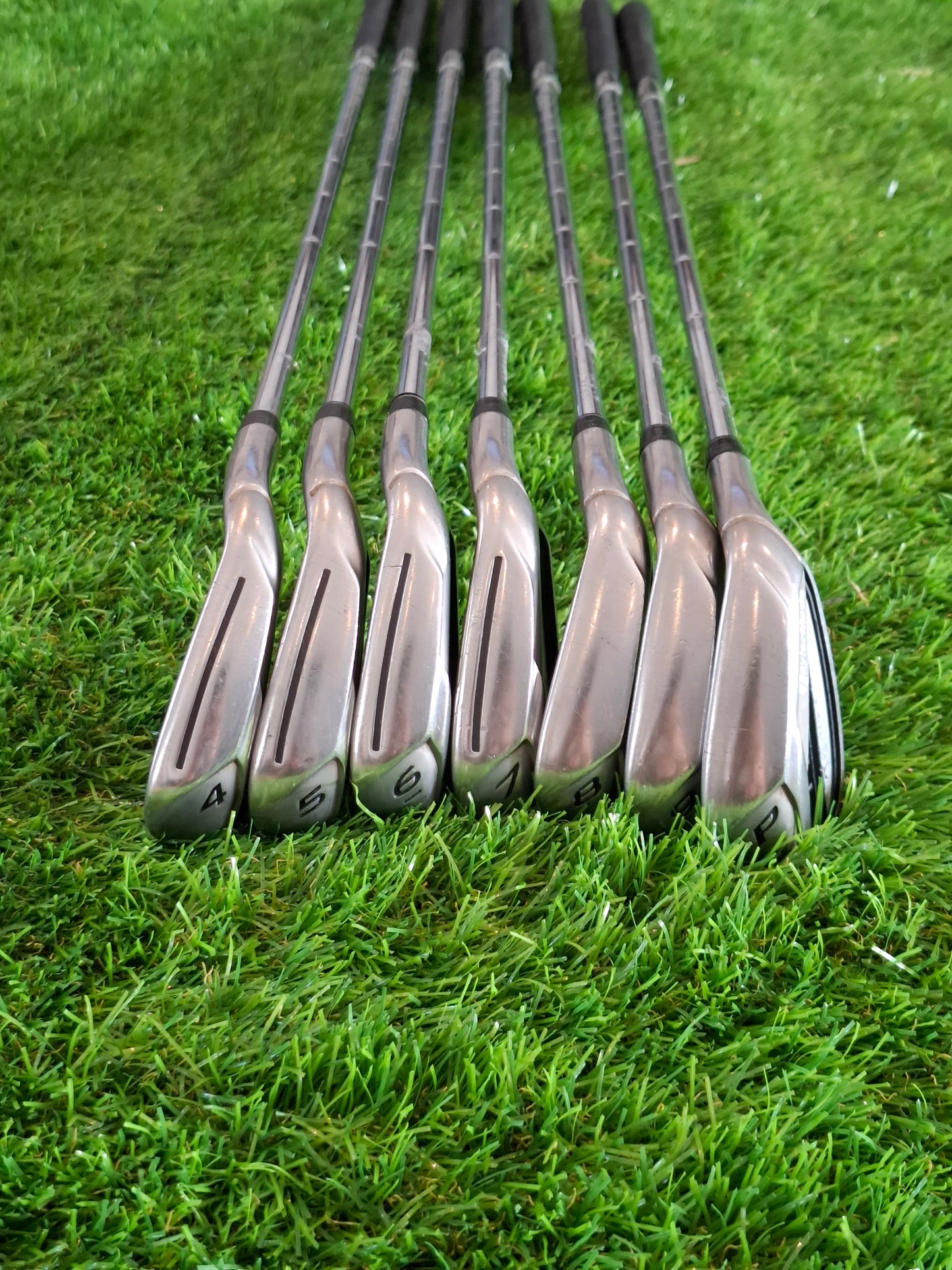 Taylormade RBladez 4i-PW with Regular Shafts