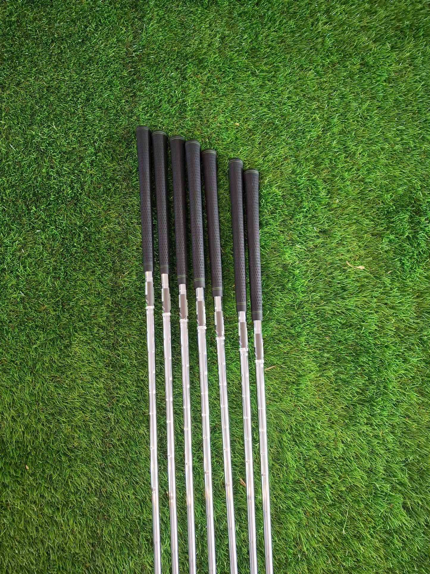 Taylormade RBladez 4i-PW with Regular Shafts